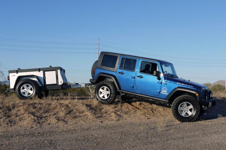  Jeep Extreme Trail Edition Camper 2011 года  (фото 24 из 36)